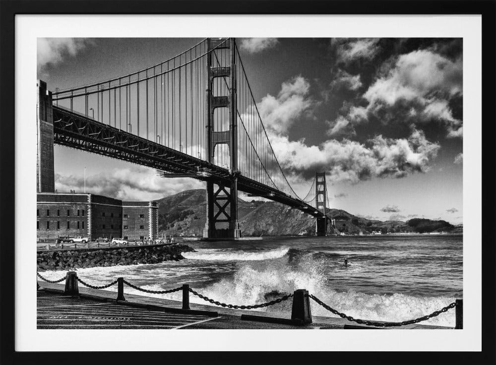 Surfen onder de Golden Gate Bridge | Poster