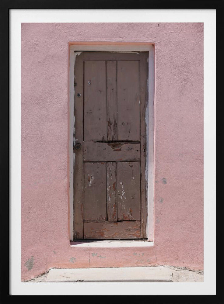 Verweerde roze deur | Poster