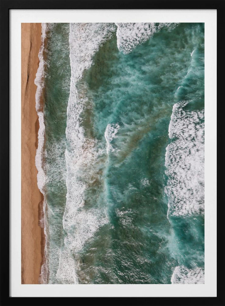 Golven omarmen de kust | Poster