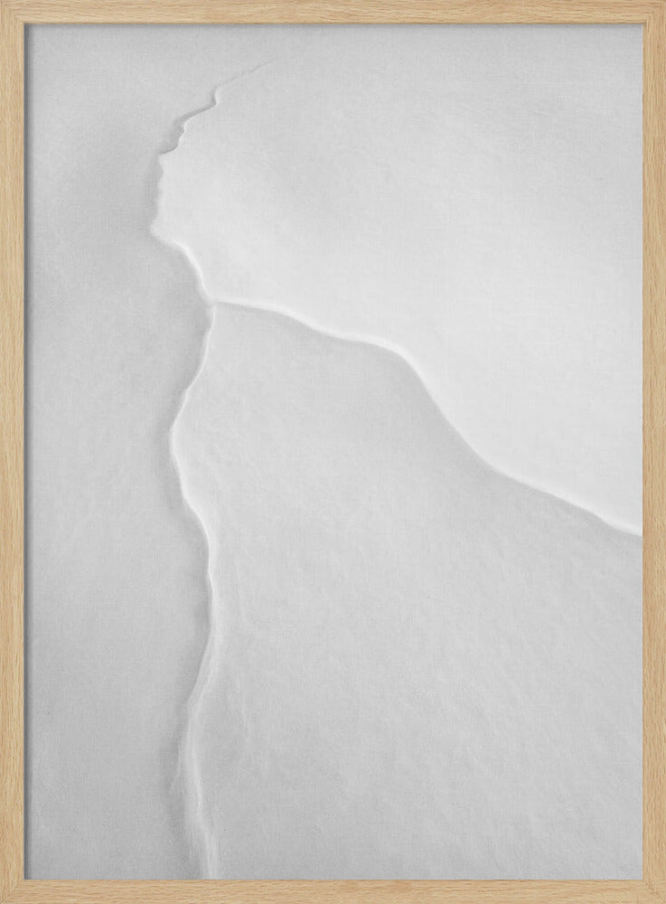 Mooie vrouw met witte sjaal in de wind | Poster