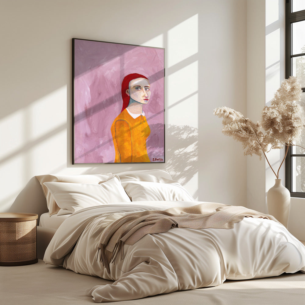 Dame in de gele jurk en roze achtergrond | Poster
