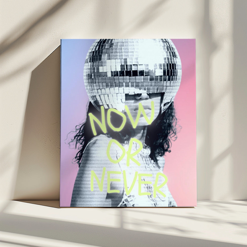 Vrouw met discobalhelm | Canvas