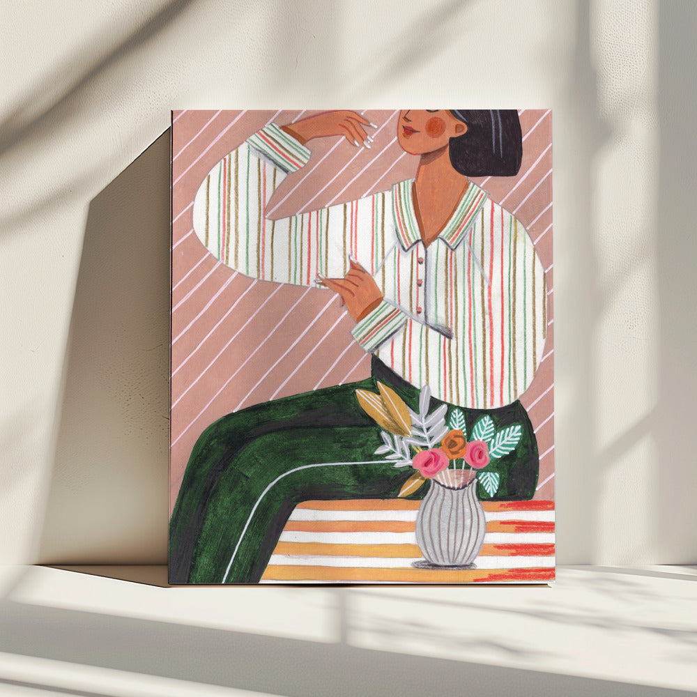 Vrouw in strepen shirt en groene broek | Canvas