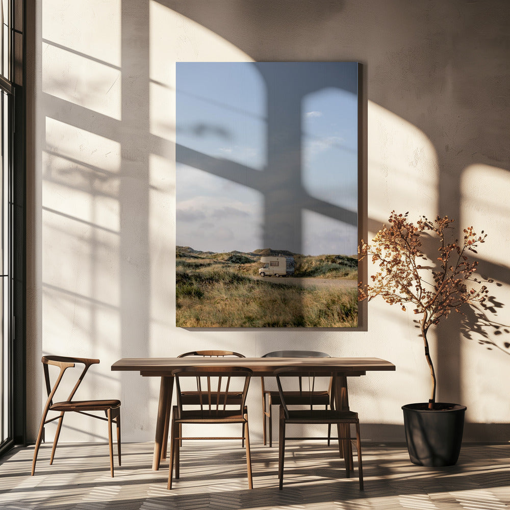 Caravan in de duinen | Canvas