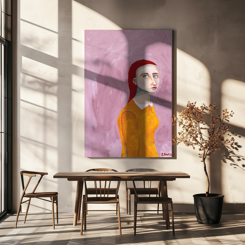 Dame in de gele jurk en roze achtergrond | Canvas