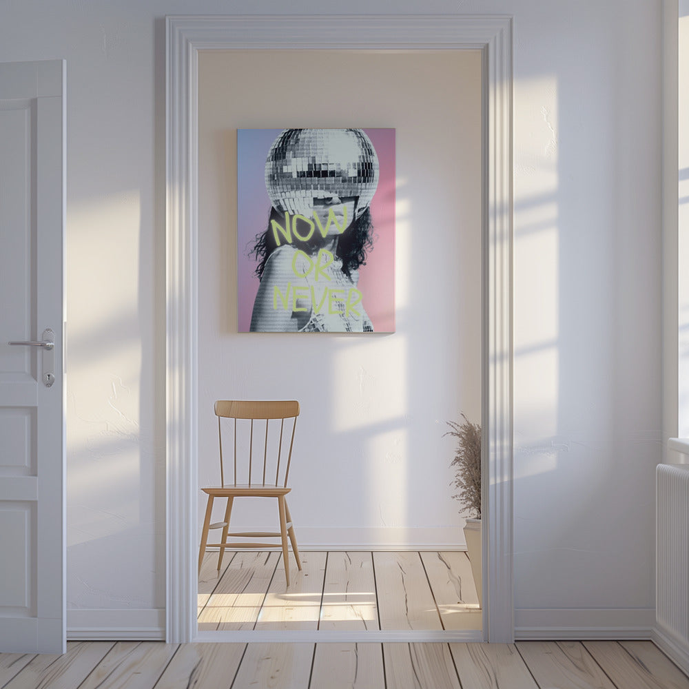 Vrouw met discobalhelm | Canvas