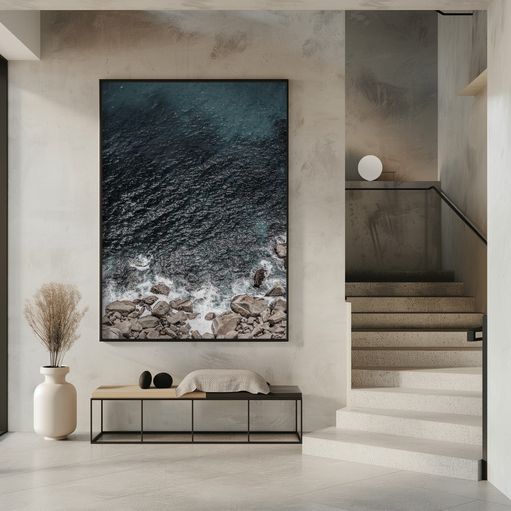 Golven aan de rotsachtige kustlijn | Poster