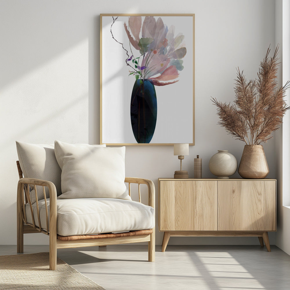 Blozende roze bloemen in blauwe glazen vaas | Poster