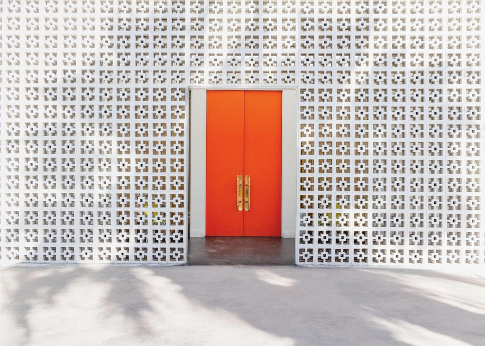 Parker Orange Deuren en Breezeblock Muur | Canvas