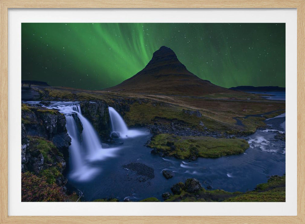 Kirkjufell... Onder een groene hemel | Poster