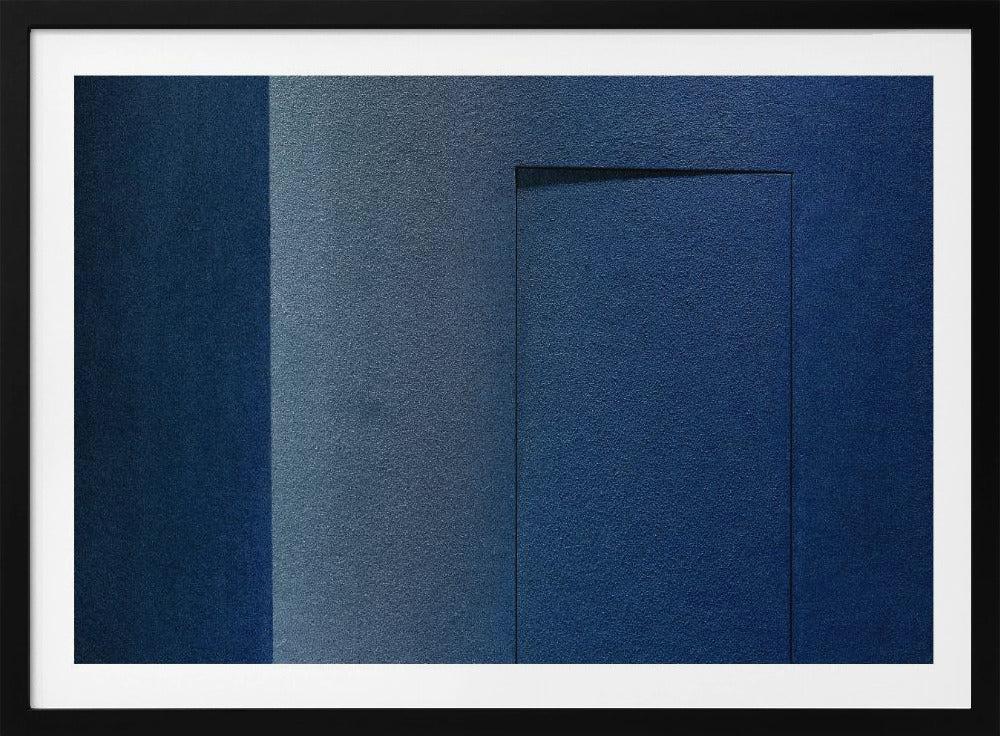 Blauw minimalisme of een geheime deur | Poster