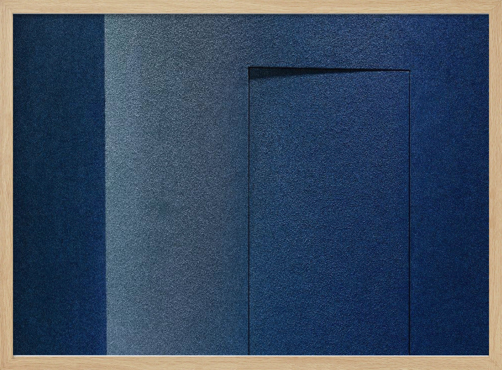 Blauw minimalisme of een geheime deur | Poster