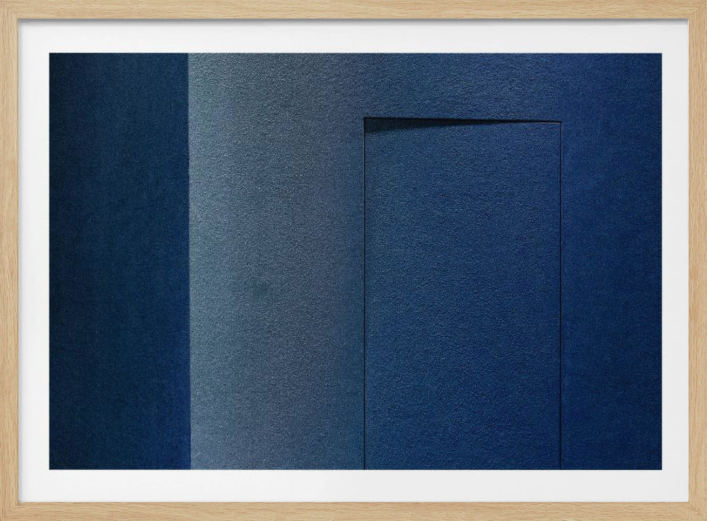 Blauw minimalisme of een geheime deur | Poster