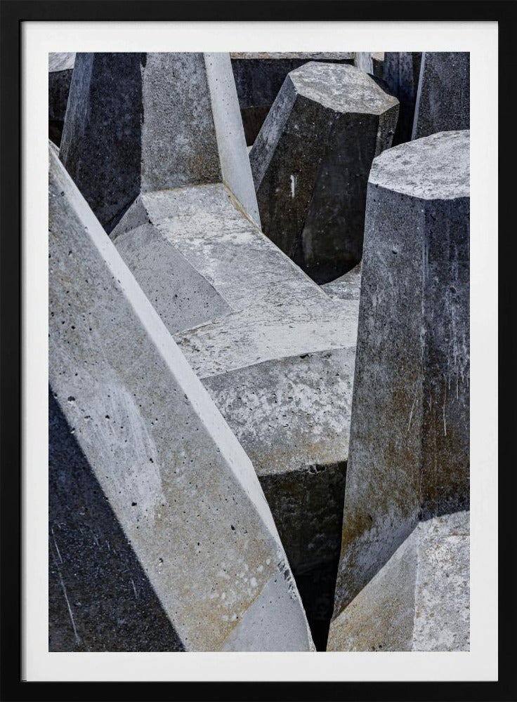 Doolhof van betonnen vormen | Poster