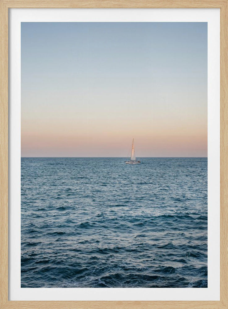 Zeilen langs de Amalfikust bij zonsondergang | Reisfotografie in Italië | Poster