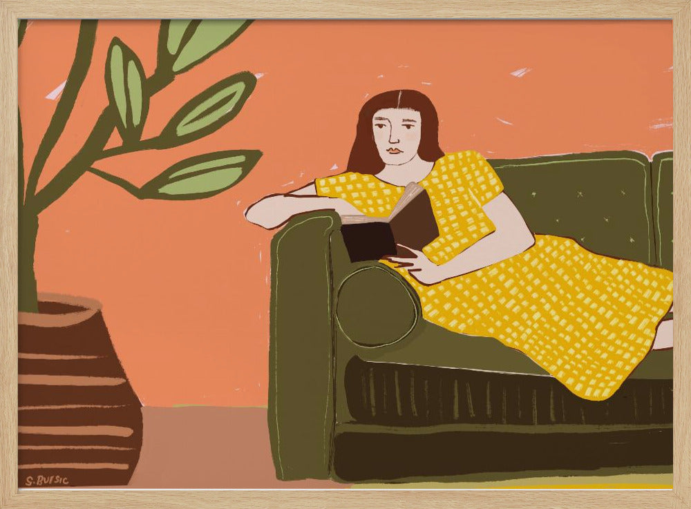 Lezende vrouw in gele jurk | Poster