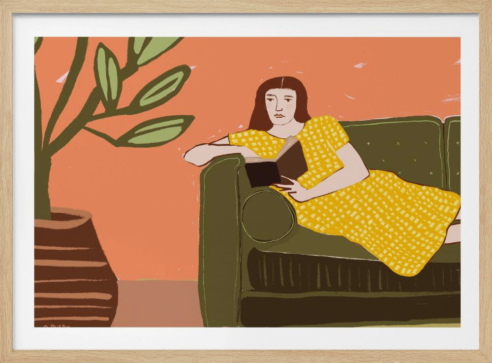 Lezende vrouw in gele jurk | Poster