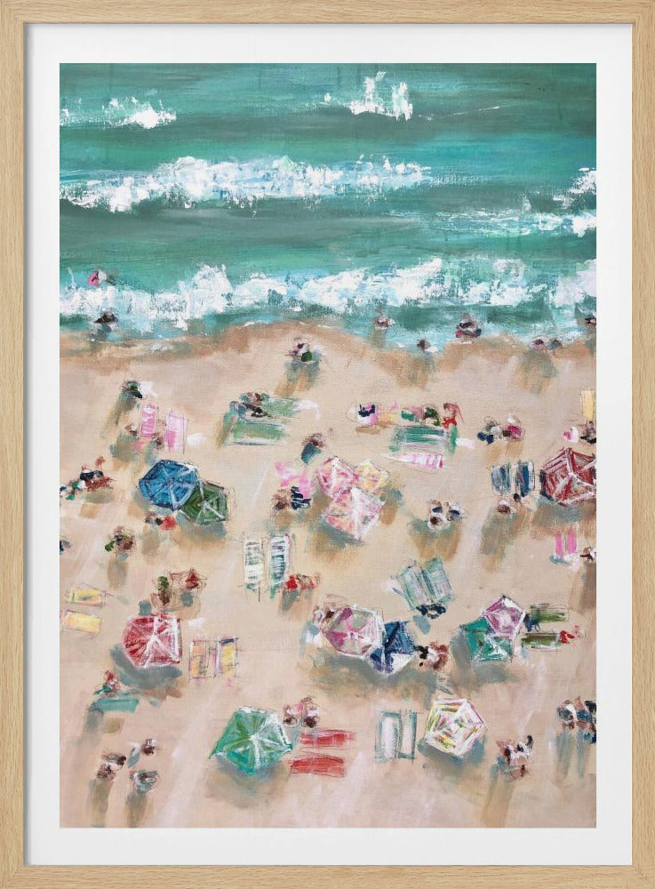 Kleurrijke parasols en zonaanbidders op een zandstrand | Poster