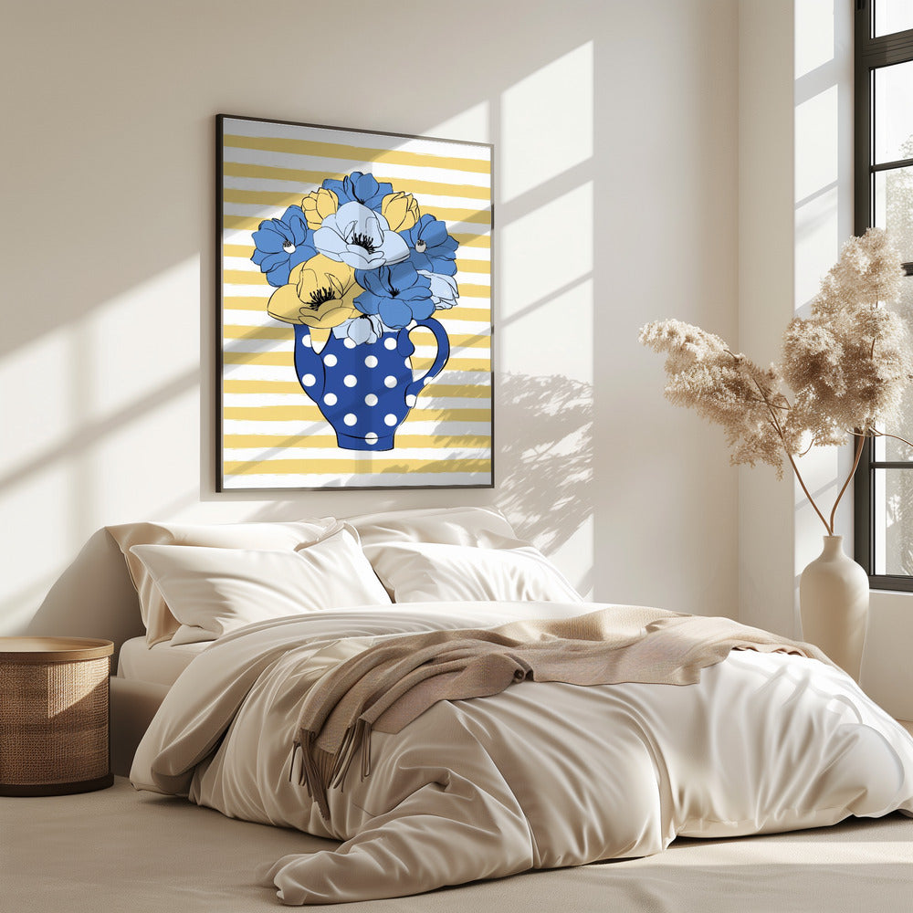 Blauwe en gele bloemen in een stippenvaas | Poster