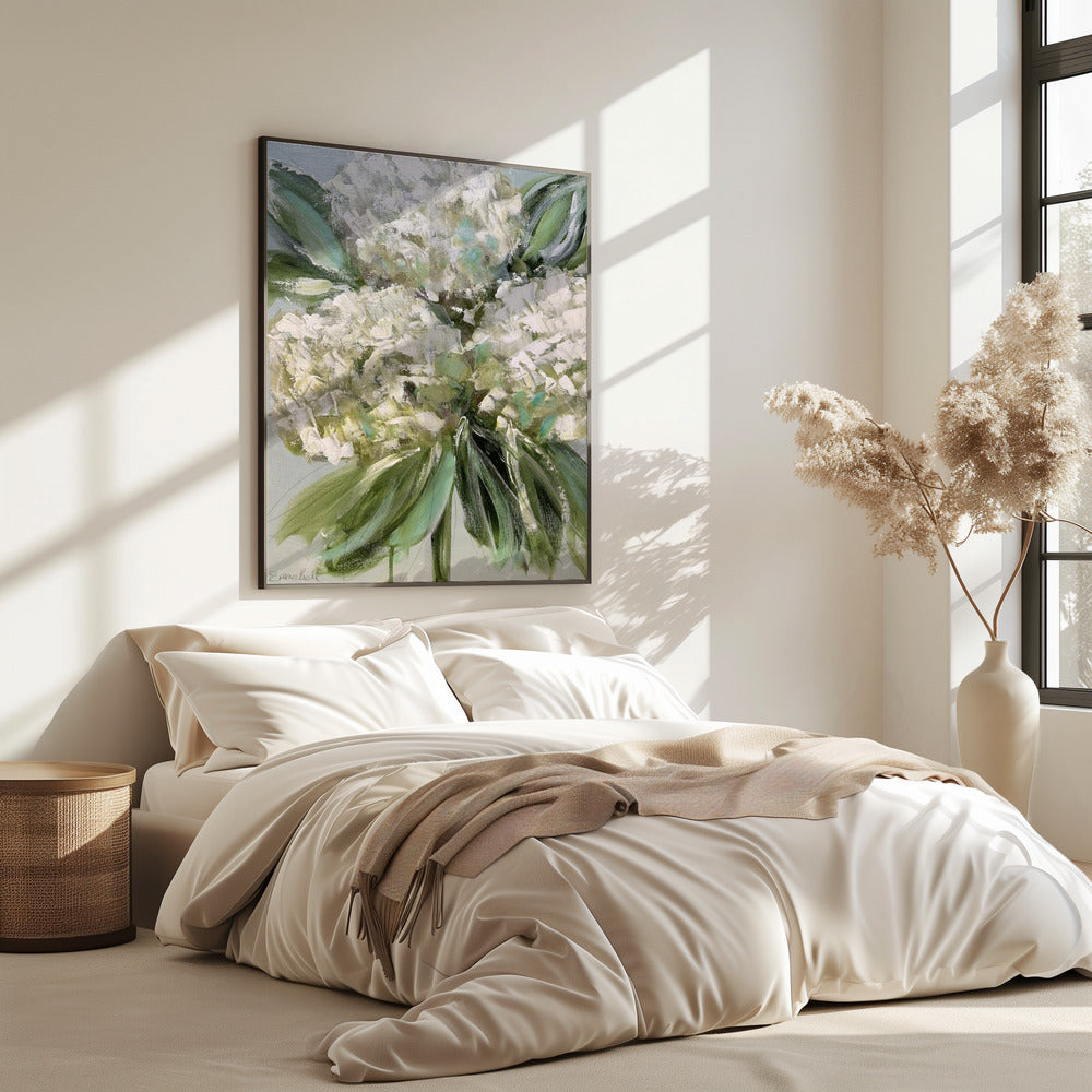 Witte hortensia's met weelderige groene bladeren | Poster