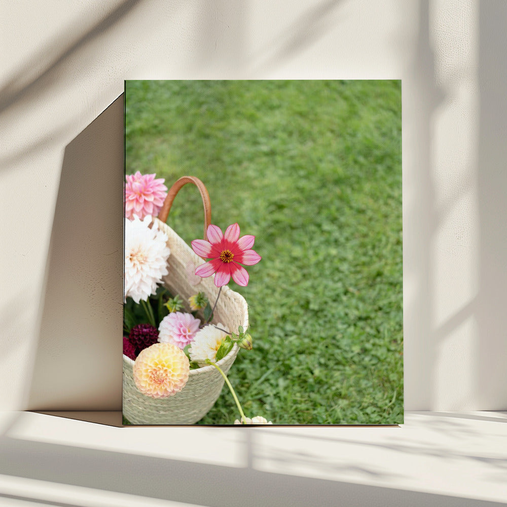 Kleurrijke bloemen in een mand | Canvas