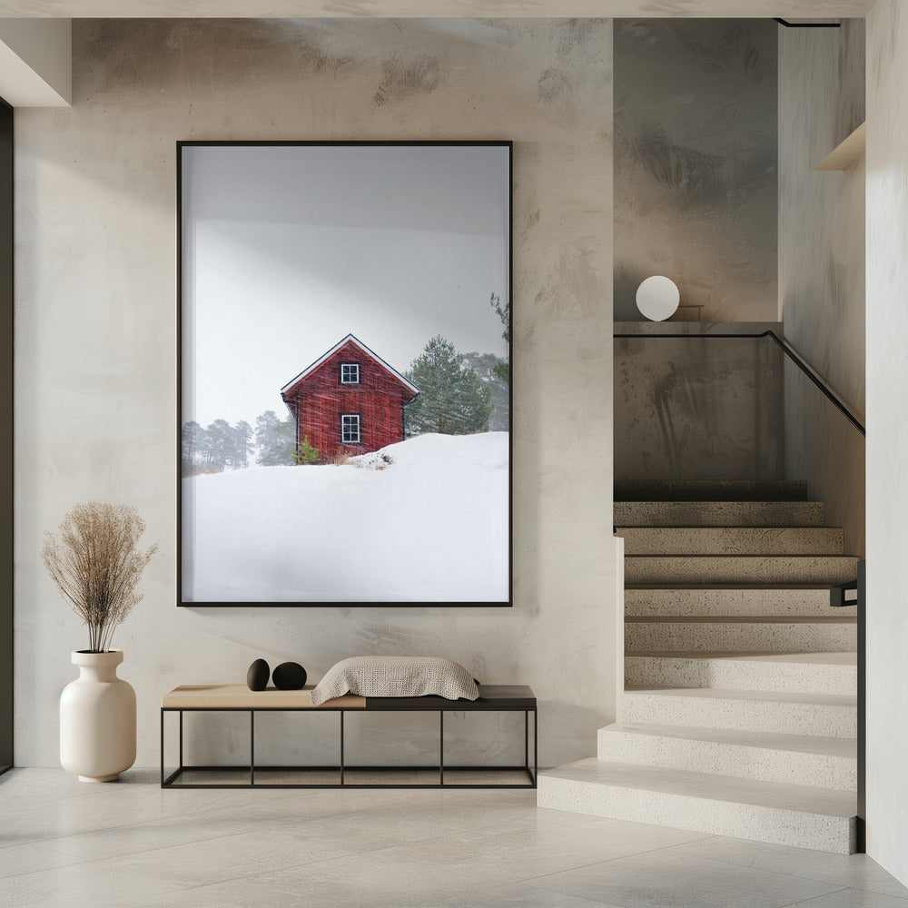 Oud rood huis tijdens sneeuwstorm | Poster