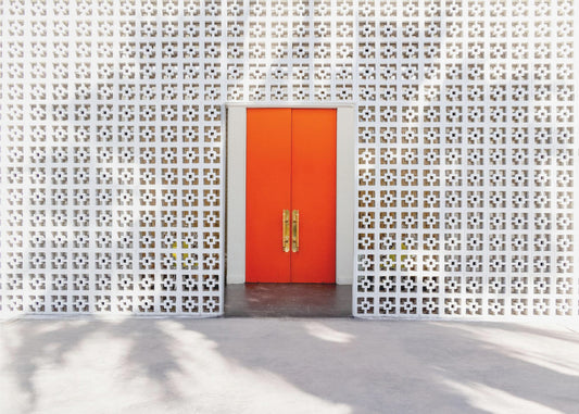 Parker Orange Deuren en Breezeblock Muur | Canvas