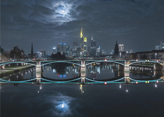 Frankfurt bij volle maan | Achtergrond